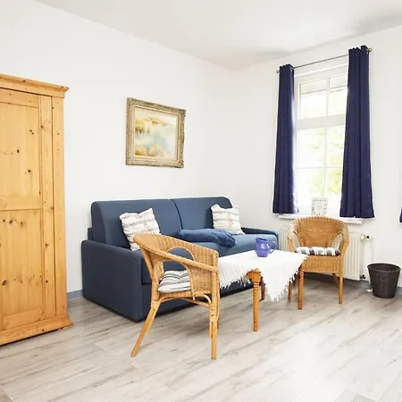 Im Zentrum Gelegenes 1-raum-apartment - Haus Rugier 01 * Goehren (Ruegen)