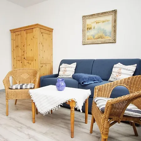Apartment Im Zentrum Gelegenes 1-raum-apartment - Haus Rugier 01 Goehren (Ruegen)