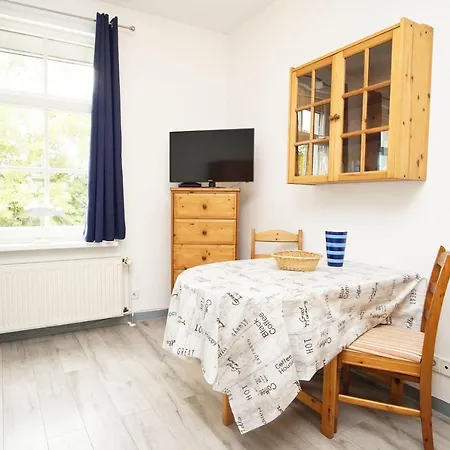 Im Zentrum Gelegenes 1-raum-apartment - Haus Rugier 01 *